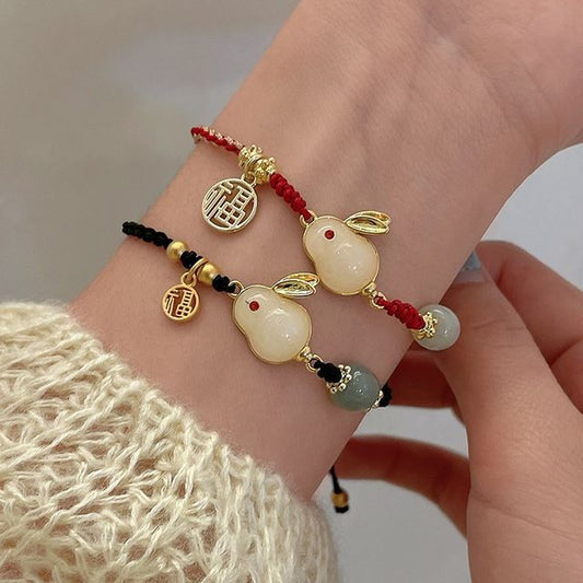 Kaninchen-String-Halskette mit Perlen