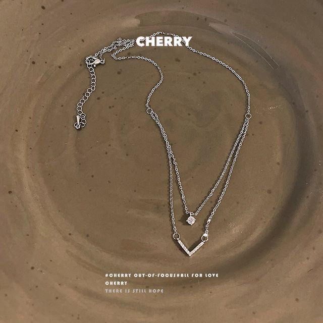 ラインストーンペンダントネックレス