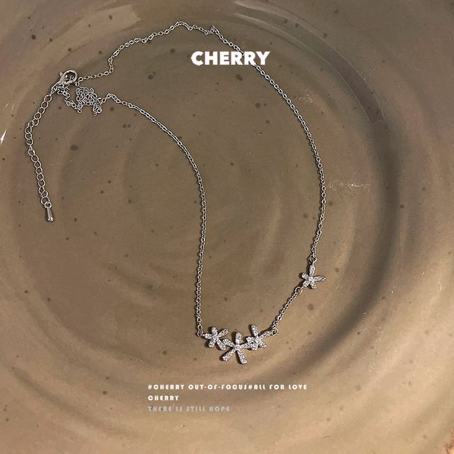 ラインストーンペンダントネックレス