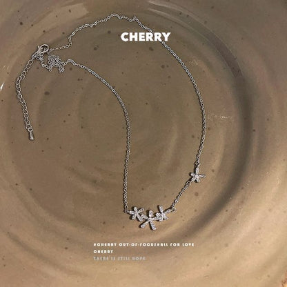 ラインストーンペンダントネックレス