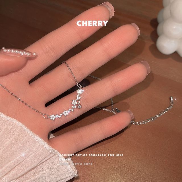 ラインストーンペンダントネックレス