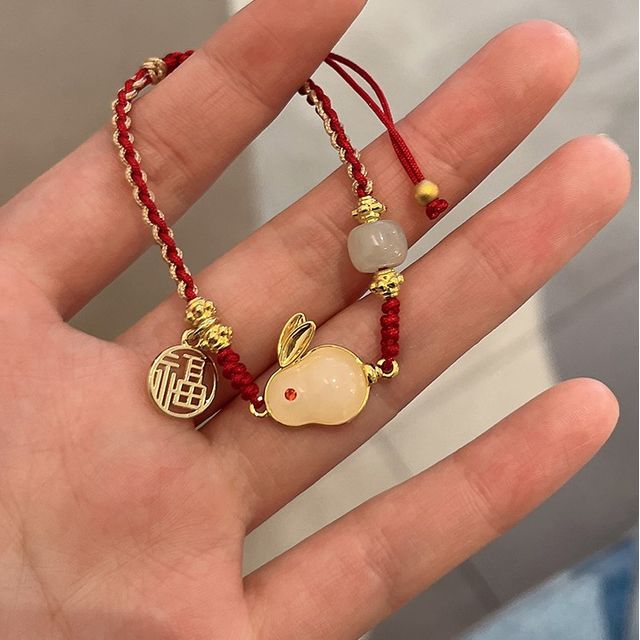 Kaninchen-String-Halskette mit Perlen