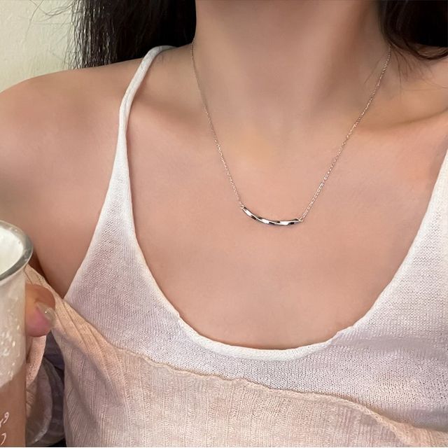 Necklace Bar Twisted