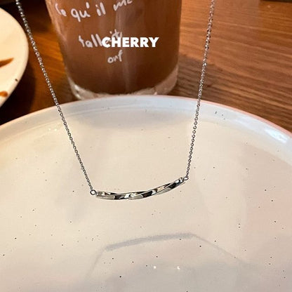 Necklace Bar Twisted