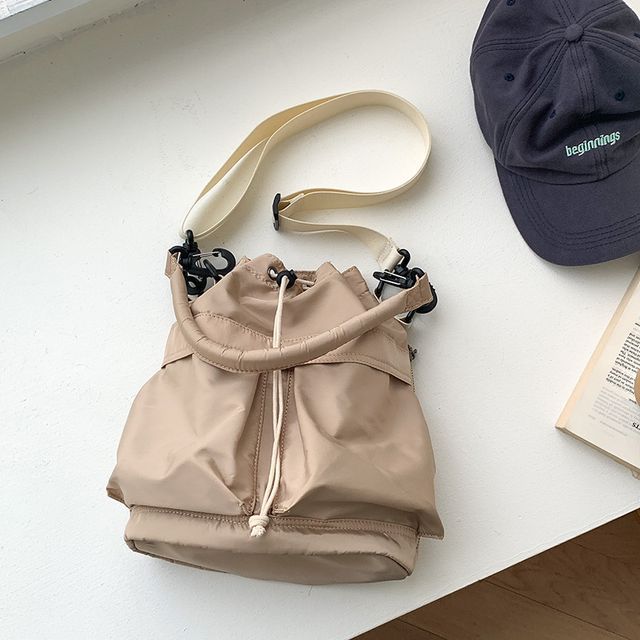 Drawstring Nylon Bucket Bag Multi-Pocket