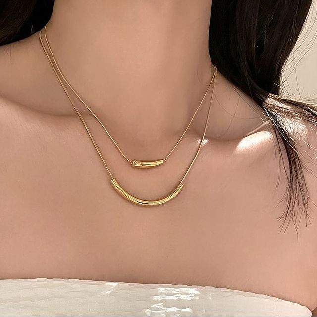 Pendant Curve Necklace