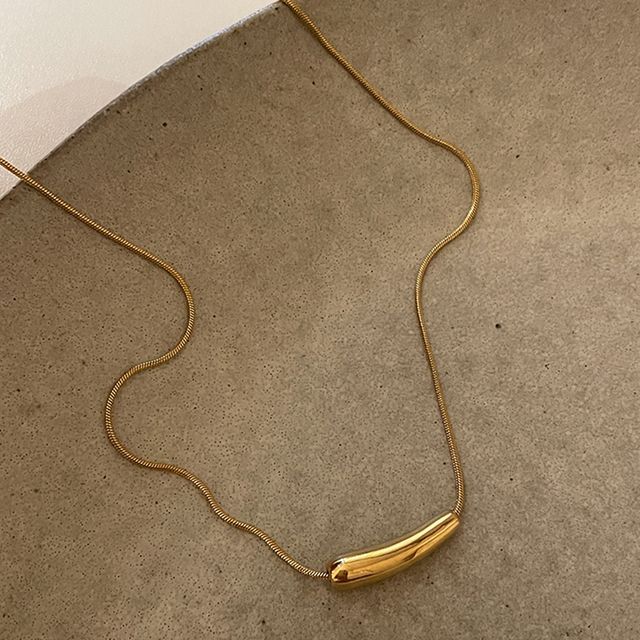 ペンダントカーブネックレス