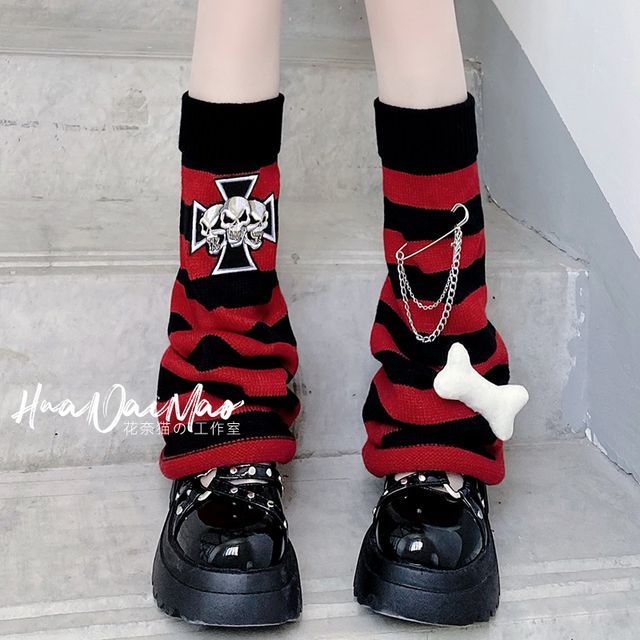 Leg Print Crisscross Chained Warmer