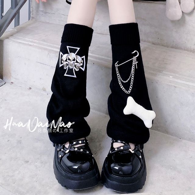 Leg Print Crisscross Chained Warmer