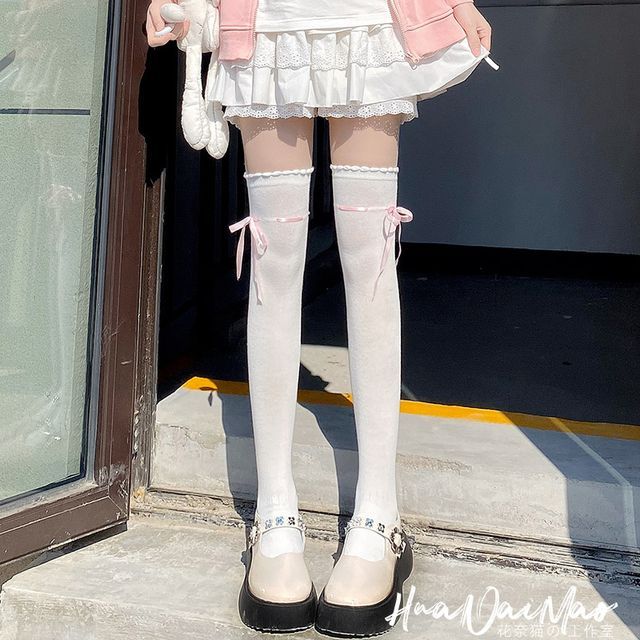 Overknee-Socken mit Schleifenakzent