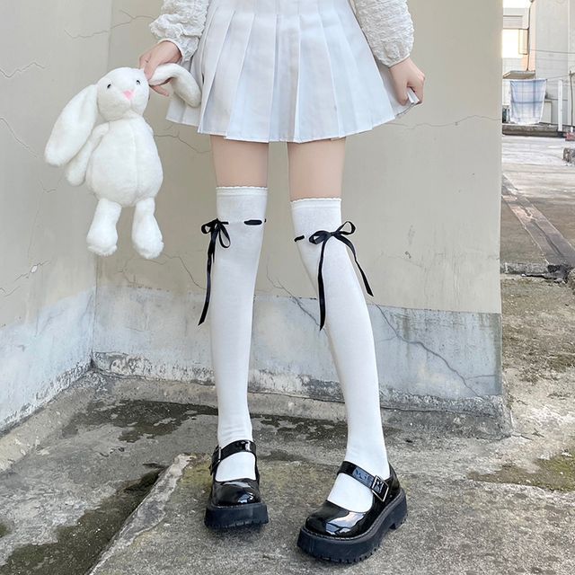 Overknee-Socken mit Schleifenakzent