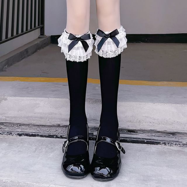 Socken mit Schleife, schlichte Spitze