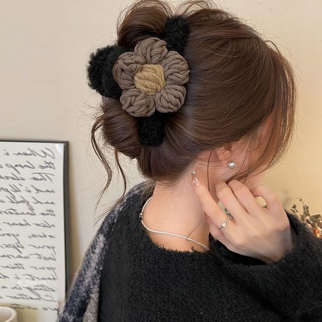 Yarn Claw Chenille Floral Clip Hair
