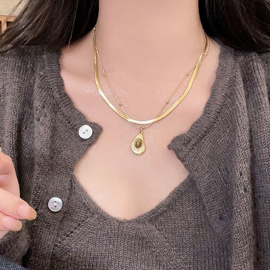 Set Stone Pendant Snakebone Necklace /