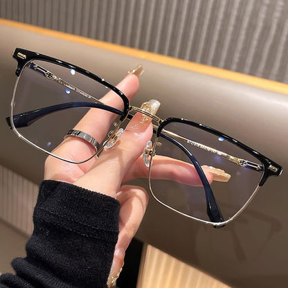 ブルーライトをカットするスクエアメガネ