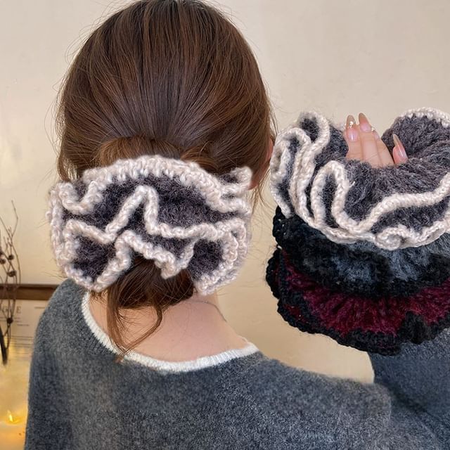 Knit Contrast Trim Scrunchie