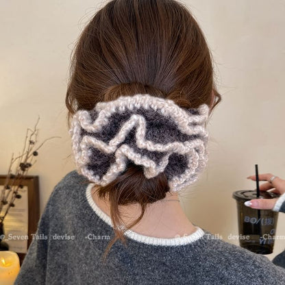 Knit Contrast Trim Scrunchie