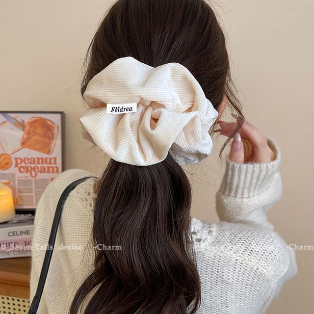 Lettering Scrunchie Label Striped