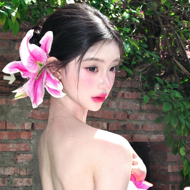 Lily Clip Hair