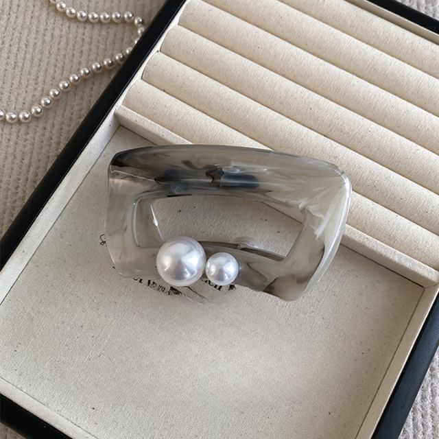 Pearl Faux Hair Claw Acrylic