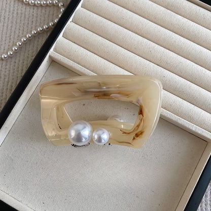 Pearl Faux Hair Claw Acrylic