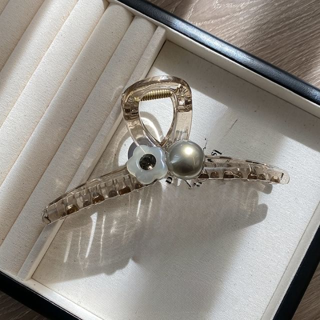 Pearl Hair Faux Claw Flower Acrylic