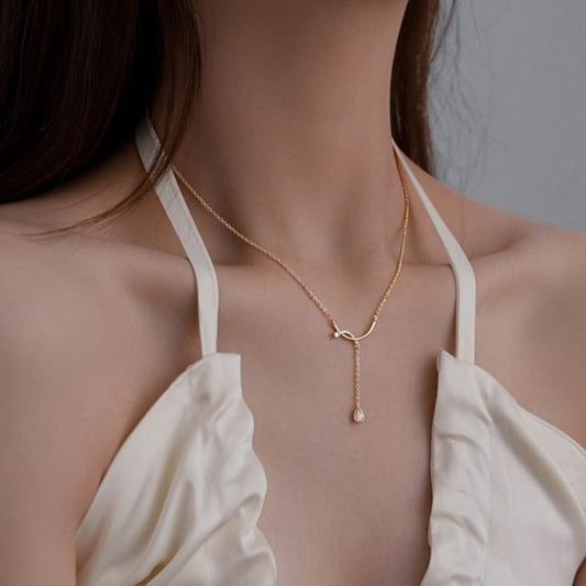 ネックレス ラインストーン ペンダント