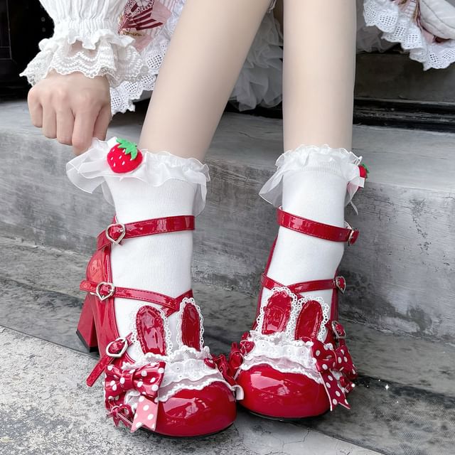 Trim Ruffle Strawberry Socks