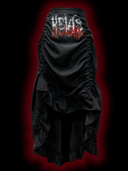 ゴシックなブラックレタープリントのルーシュハイローパンクスカート。クロスチャームウエストチェーン付き。