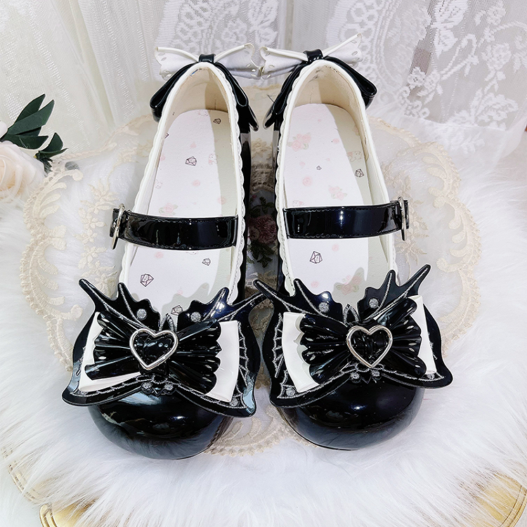 Sweet Lolita Mary Janes noires à nœud papillon et boucle en forme de cœur, talon carré
