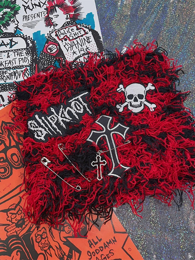 Punk-Strickmütze mit Skelett-Stickerei
