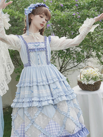 Lässiges Lolita-Kleid mit blauem Gingham-Muster und floralen Spitzenaufnähern