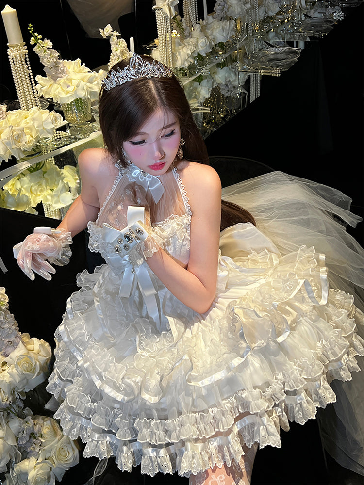 白い蝶とスパンコールのボディスイリュージョンホルターネックの花嫁シロドレス