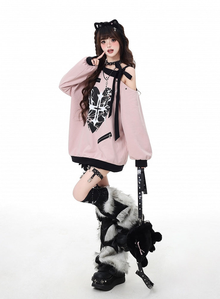 ピンクのアシンメトリーネックライン、セルフタイストラップ、ハート＆クロス スウェットシャツ