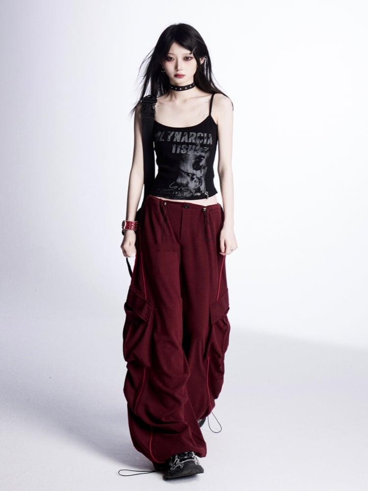 Weite Cargohose mit Kordelzug an der Taille und Bündchen in Rot