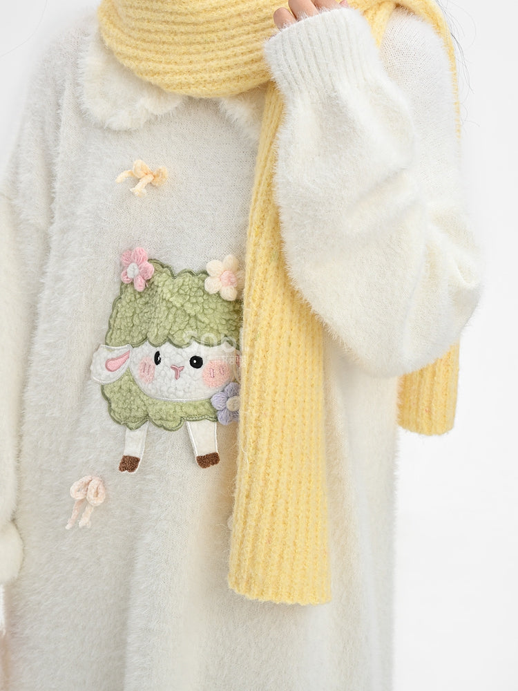 Süßes weißes Strickkleid mit Peter-Pan-Kragen und Lamm-Applikation