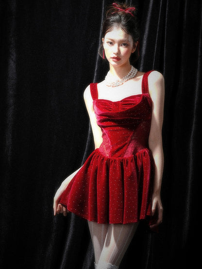 Strassverzierungen Weihnachten Weinrot Rückenfreies Kleid Perlendetails