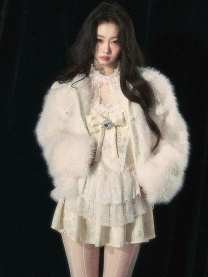 ベージュのフェイクファージャケット