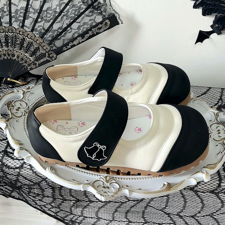 Round-toe Black Sweet Lolita Flats in PU with Velcro Strap