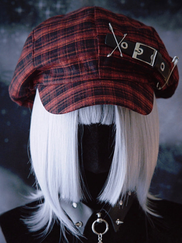Baskenmütze Rot Plaid Und Schnalle Details Pins Schwarz Mit Muster