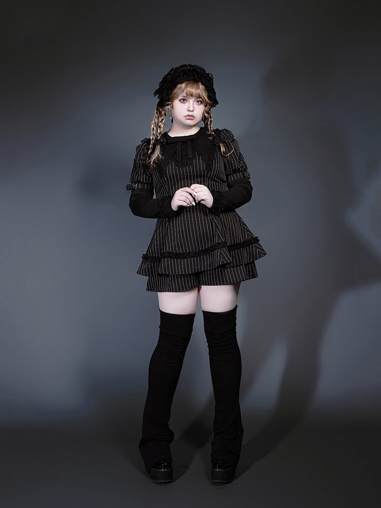 Kei Striped Gothic Jirai Black Collar Set: Shorts Brooch Bow Juliette Top with Pointed Sleeve