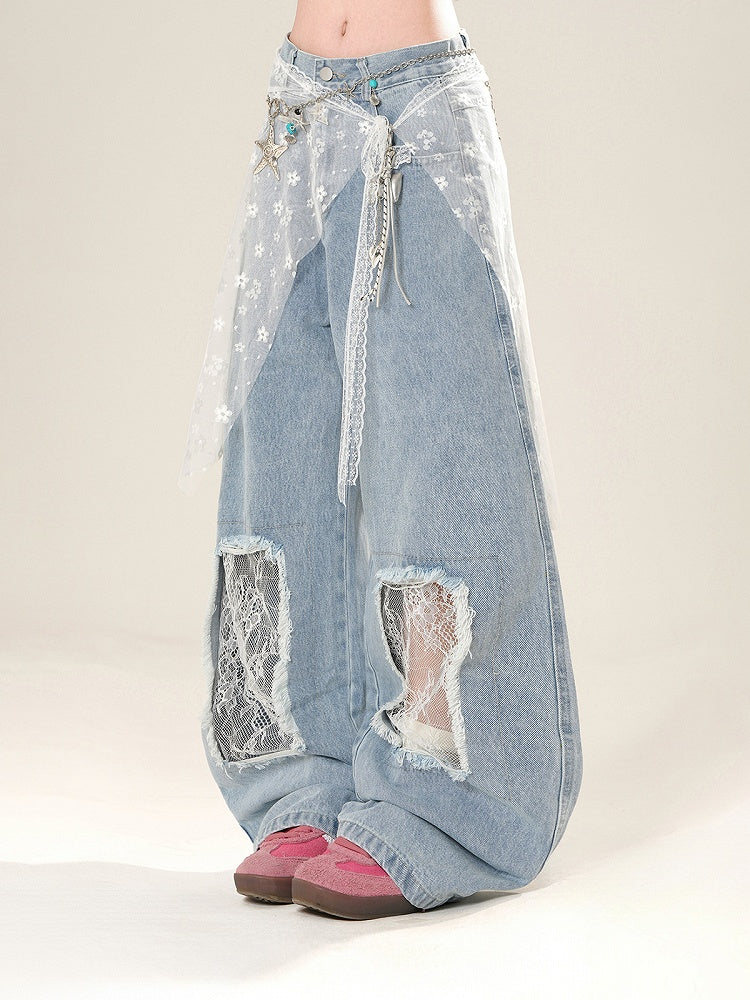レースウエストアクセサリーパッチ付きブルーローワイドレッグジーンズ（ウエストダメージ加工穴付き）