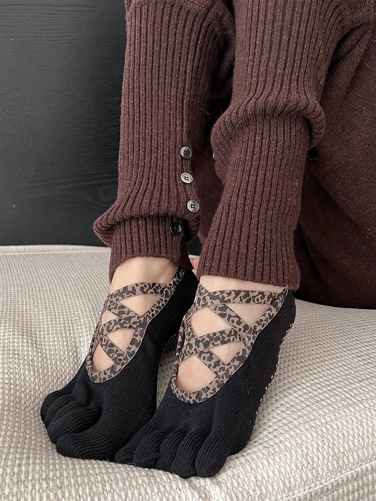 Print Socks Criss-Cross Yoga Black Coffee Leopard / Five-Toe