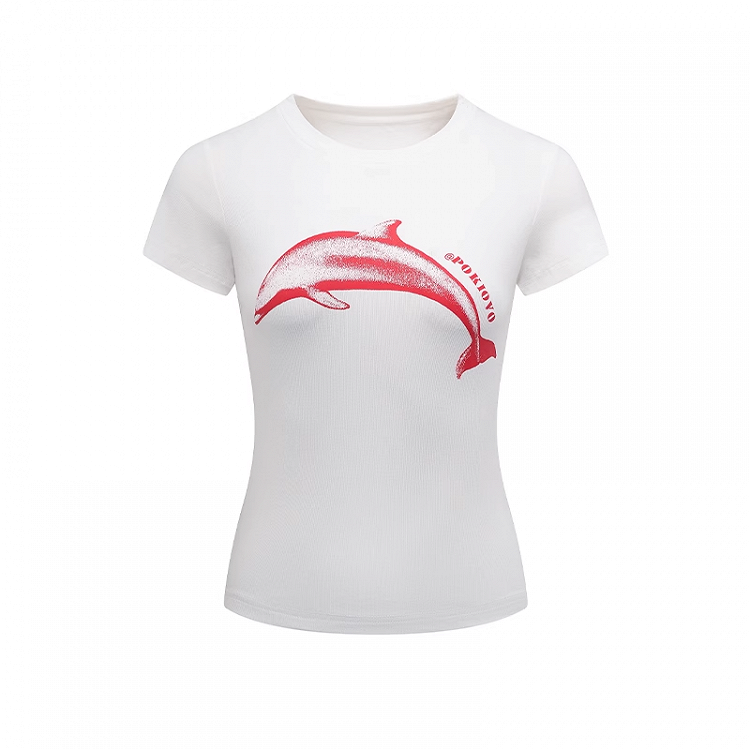 Weißes, eng anliegendes T-Shirt mit Rundhalsausschnitt und rotem Delfin-Print