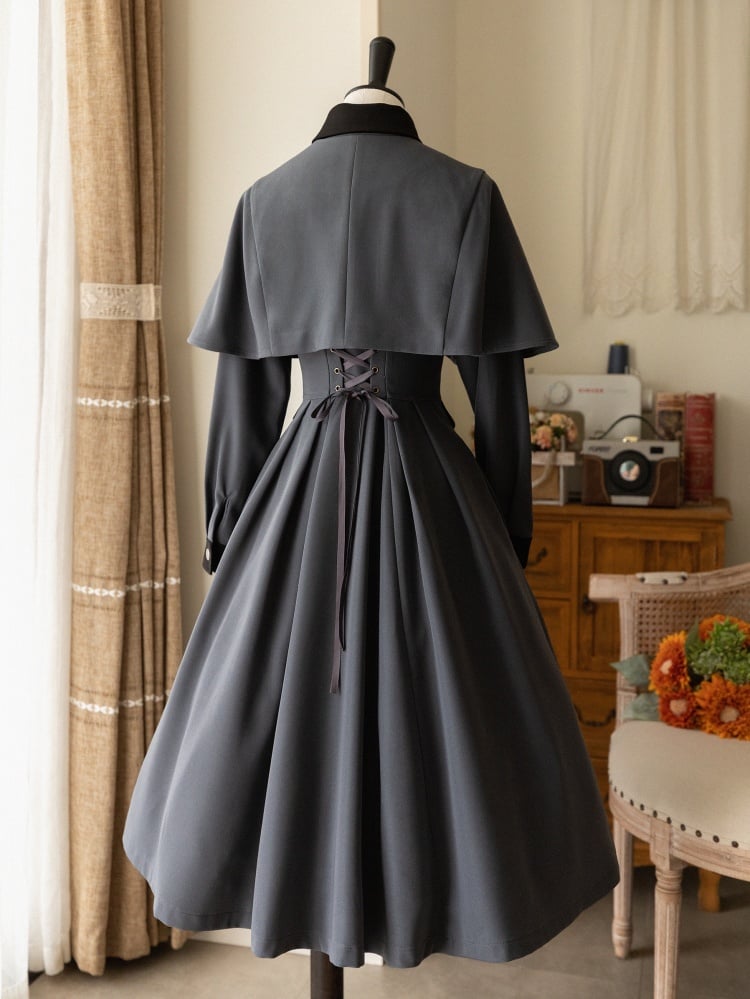 ダークグレーの秋冬定番ワンピース フロントボタンプラケット
