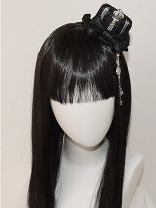 チャームクラウンチェーン付きブラックミニシルバーハットノートとミュージカル