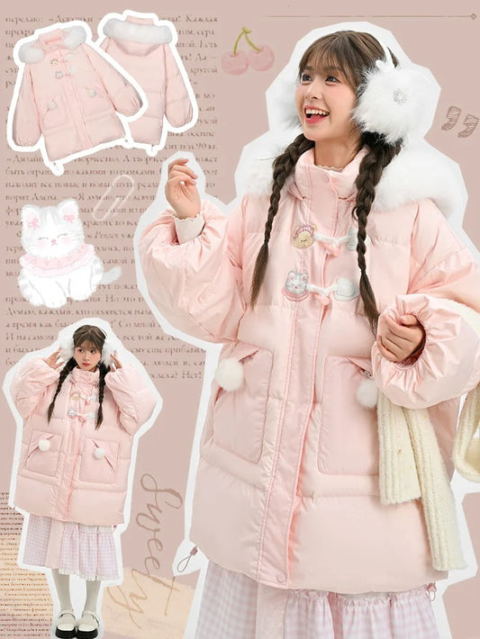ピンクのかわいいクマと子猫のぬいぐるみトリムフード付きダウンコート