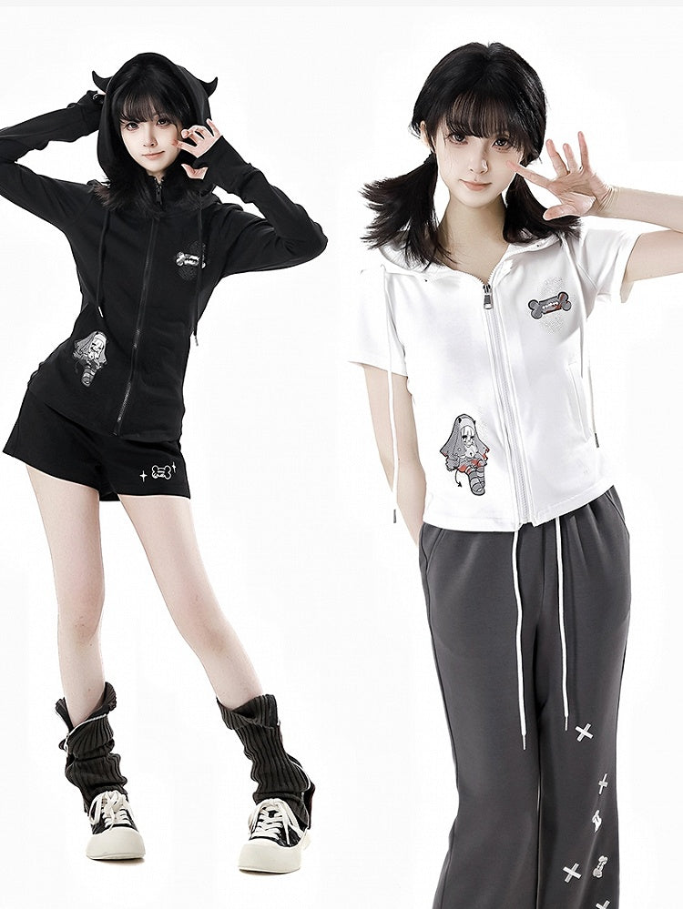 半袖トップス、ブラック/ホワイト、デビルホーンデザイン、フード、ジップ開閉