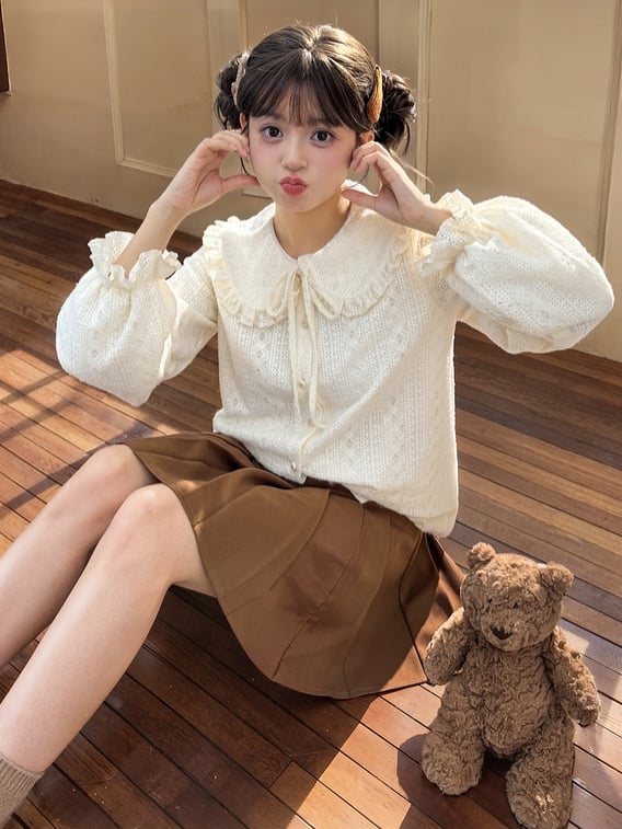 アプリコットのピーターパンカラー、バルーンスリーブ、レースブラウス