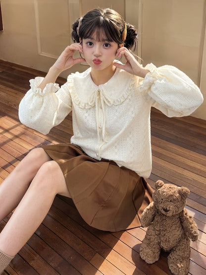 アプリコットのピーターパンカラー、バルーンスリーブ、レースブラウス